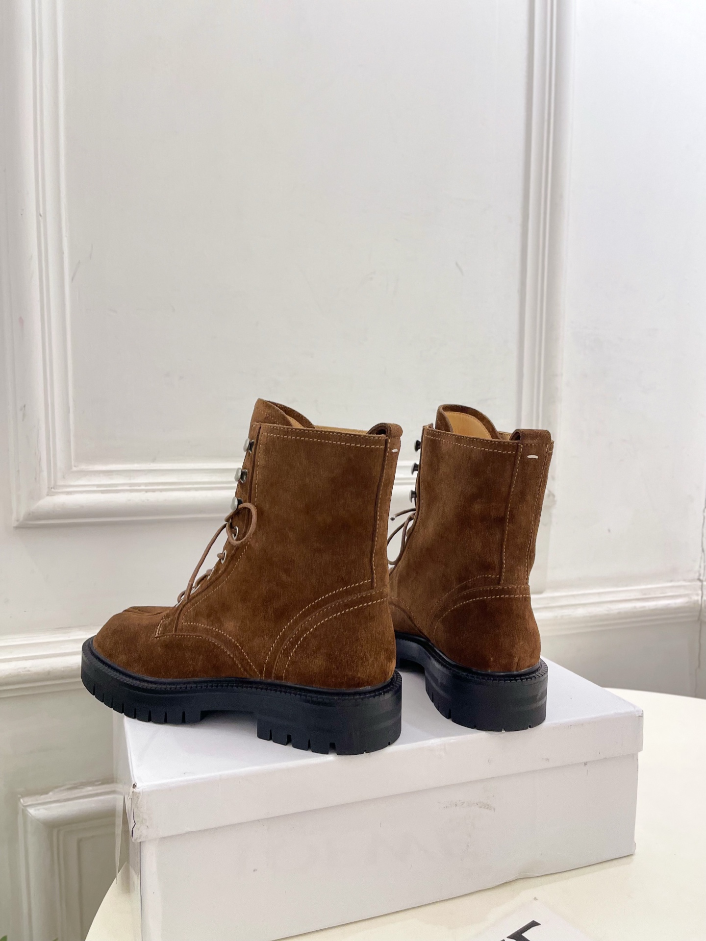 Maison Margiela· 马吉拉26𝐬𝐬 2026秋冬新品 MM6系带分趾情侣款马丁靴短靴———————— M Maison Margiela· 马吉拉26𝐬𝐬 2026秋冬新品 MM6系带分趾情侣款马丁靴短靴———————— M