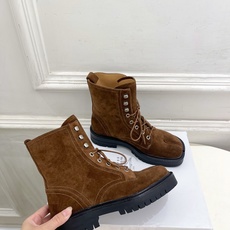 Maison Margiela· 马吉拉26𝐬𝐬 2026秋冬新品 MM6系带分趾情侣款马丁靴短靴———————— M Maison Margiela· 马吉拉26𝐬𝐬 2026秋冬新品 MM6系带分趾情侣款马丁靴短靴———————— M