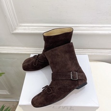 Maison Margiela· 马吉拉26𝐬𝐬 2026秋冬新品 MM6复古蝴蝶结皮带扣分趾短靴———————— M Maison Margiela· 马吉拉26𝐬𝐬 2026秋冬新品 MM6复古蝴蝶结皮带扣分趾短靴———————— M