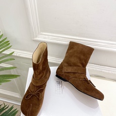 Maison Margiela· 马吉拉26𝐬𝐬 2026秋冬新品 MM6复古蝴蝶结皮带扣分趾短靴———————— M Maison Margiela· 马吉拉26𝐬𝐬 2026秋冬新品 MM6复古蝴蝶结皮带扣分趾短靴———————— M