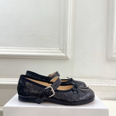 Maison Margiela· 马吉拉26𝐬𝐬 2026秋冬新品 MM6蝴蝶结分趾玛丽珍芭蕾鞋———————— MM Maison Margiela· 马吉拉26𝐬𝐬 2026秋冬新品 MM6蝴蝶结分趾玛丽珍芭蕾鞋———————— MM