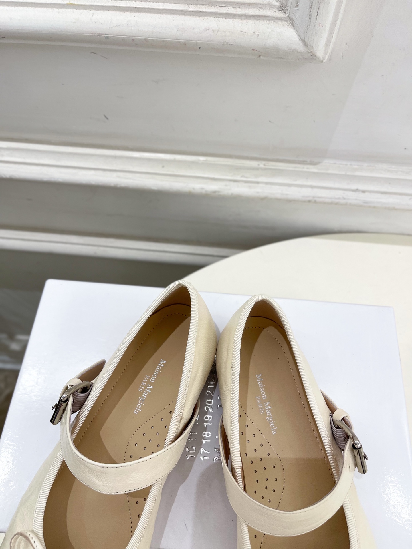 Maison Margiela· 马吉拉26𝐬𝐬 2026秋冬新品 MM6蝴蝶结分趾玛丽珍芭蕾鞋———————— MM Maison Margiela· 马吉拉26𝐬𝐬 2026秋冬新品 MM6蝴蝶结分趾玛丽珍芭蕾鞋———————— MM