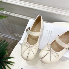 Maison Margiela· 马吉拉26𝐬𝐬 2026秋冬新品 MM6蝴蝶结分趾玛丽珍芭蕾鞋———————— MM Maison Margiela· 马吉拉26𝐬𝐬 2026秋冬新品 MM6蝴蝶结分趾玛丽珍芭蕾鞋———————— MM