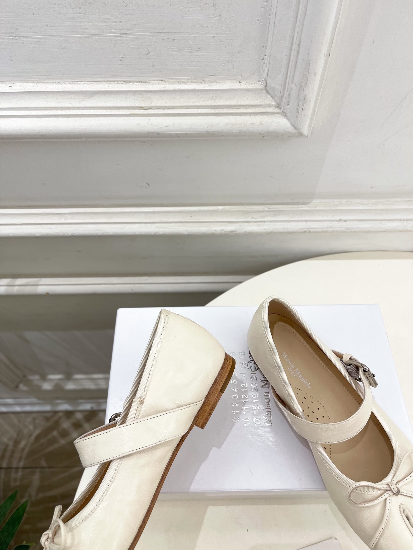 Maison Margiela· 马吉拉26𝐬𝐬 2026秋冬新品 MM6蝴蝶结分趾玛丽珍芭蕾鞋———————— MM Maison Margiela· 马吉拉26𝐬𝐬 2026秋冬新品 MM6蝴蝶结分趾玛丽珍芭蕾鞋———————— MM