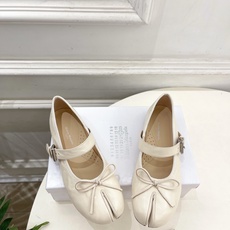 Maison Margiela· 马吉拉26𝐬𝐬 2026秋冬新品 MM6蝴蝶结分趾玛丽珍芭蕾鞋———————— MM Maison Margiela· 马吉拉26𝐬𝐬 2026秋冬新品 MM6蝴蝶结分趾玛丽珍芭蕾鞋———————— MM
