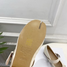 Maison Margiela· 马吉拉26𝐬𝐬 2026秋冬新品 MM6蝴蝶结分趾玛丽珍芭蕾鞋———————— MM Maison Margiela· 马吉拉26𝐬𝐬 2026秋冬新品 MM6蝴蝶结分趾玛丽珍芭蕾鞋———————— MM