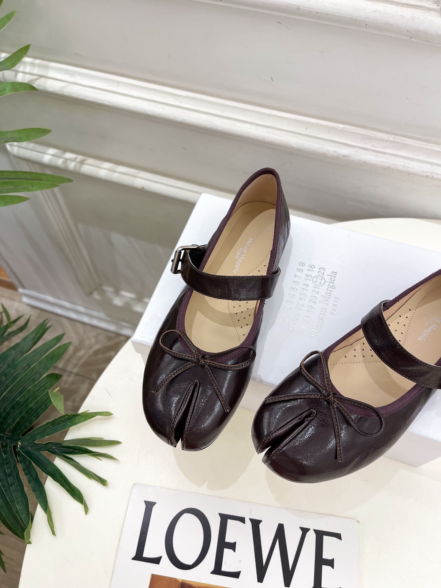 Maison Margiela· 马吉拉26𝐬𝐬 2026秋冬新品 MM6蝴蝶结分趾玛丽珍芭蕾鞋———————— MM Maison Margiela· 马吉拉26𝐬𝐬 2026秋冬新品 MM6蝴蝶结分趾玛丽珍芭蕾鞋———————— MM