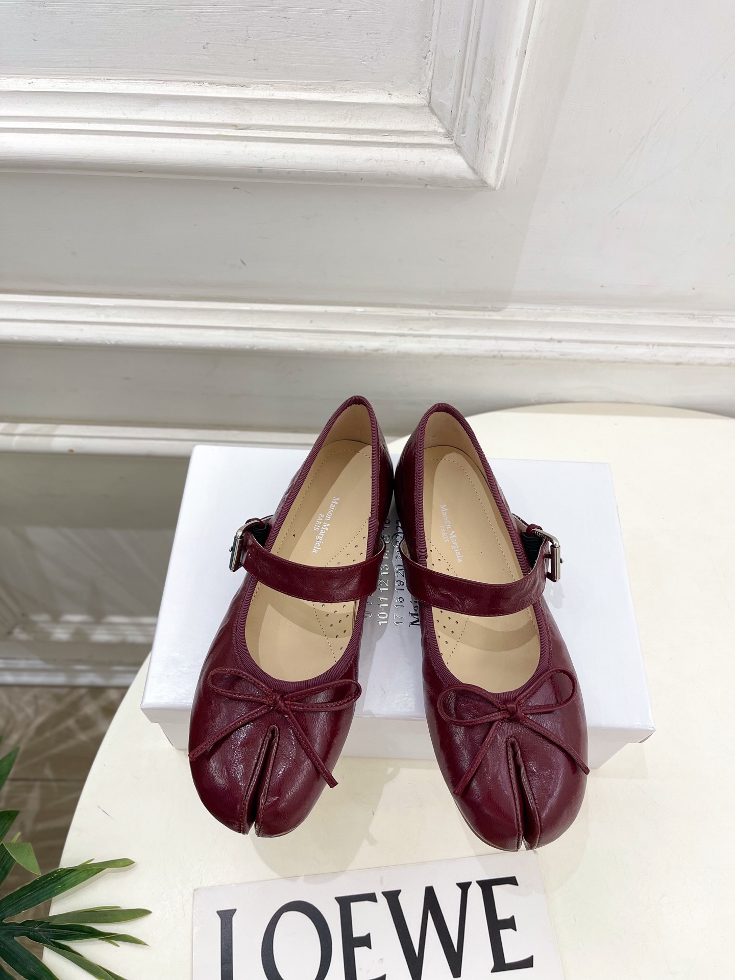 Maison Margiela· 马吉拉26𝐬𝐬  2026秋冬新品 MM6蝴蝶结分趾玛丽珍芭蕾鞋———————— MM