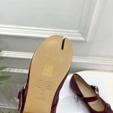 Maison Margiela· 马吉拉26𝐬𝐬 2026秋冬新品 MM6蝴蝶结分趾玛丽珍芭蕾鞋———————— MM Maison Margiela· 马吉拉26𝐬𝐬 2026秋冬新品 MM6蝴蝶结分趾玛丽珍芭蕾鞋———————— MM