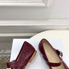 Maison Margiela· 马吉拉26𝐬𝐬 2026秋冬新品 MM6蝴蝶结分趾玛丽珍芭蕾鞋———————— MM Maison Margiela· 马吉拉26𝐬𝐬 2026秋冬新品 MM6蝴蝶结分趾玛丽珍芭蕾鞋———————— MM