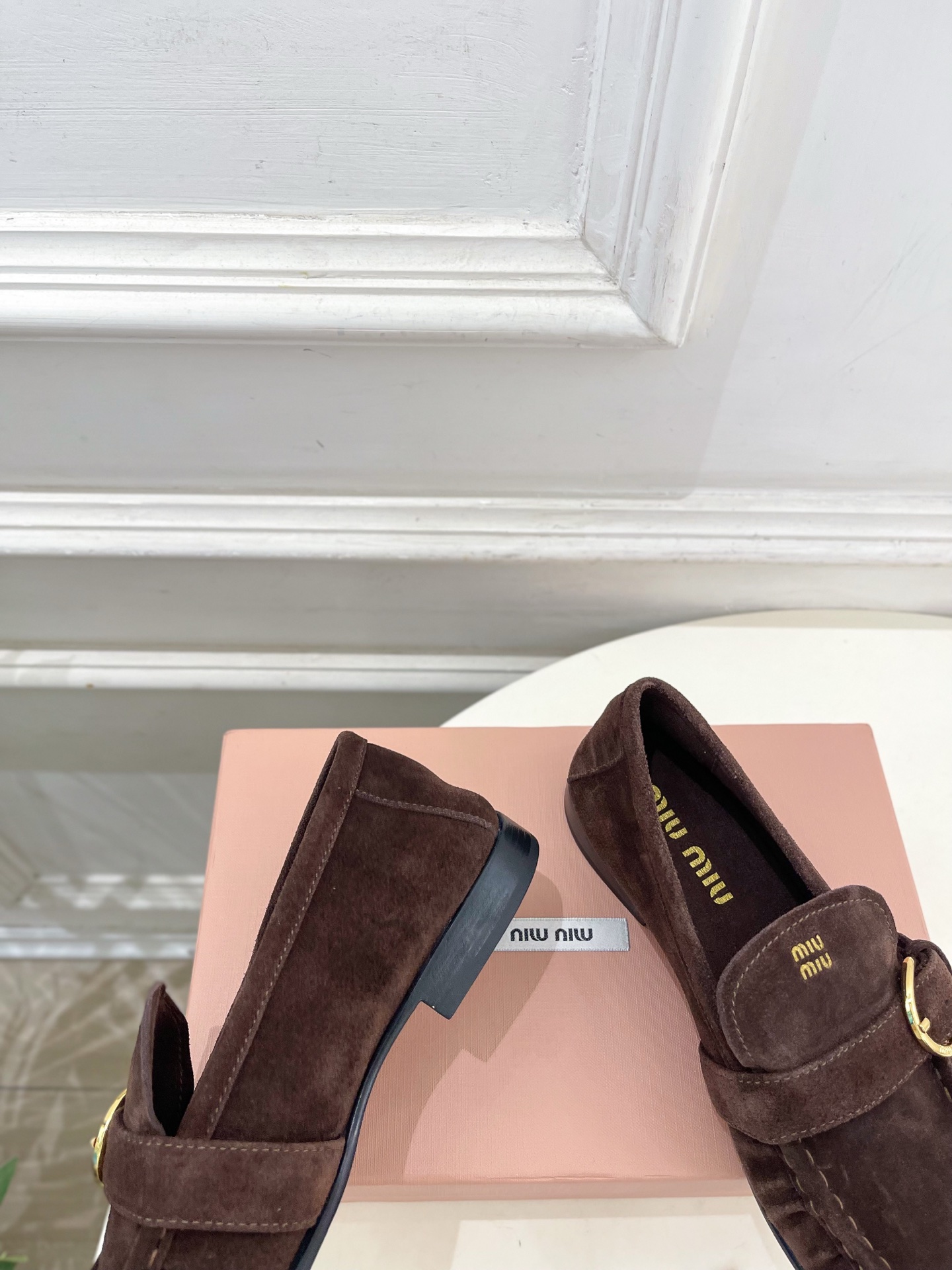 Miu Miu | 缪缪 26𝐬𝐬 🖤2026秋冬新品 专柜主打最新走秀款 miumiu字母复古皮带扣乐福鞋 火爆上新 Miu Miu | 缪缪 26𝐬𝐬 🖤2026秋冬新品 专柜主打最新走秀款 miumiu字母复古皮带扣乐福鞋 火爆上新