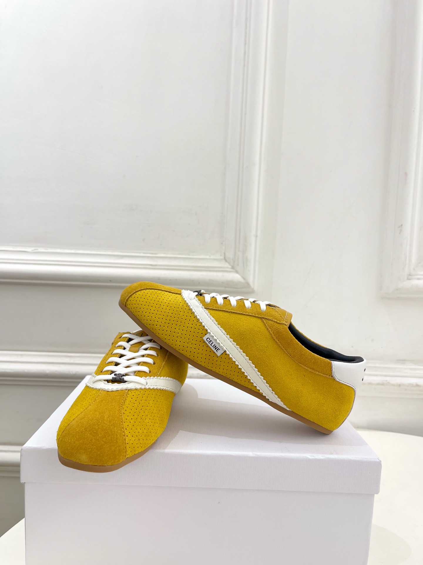 CELINE  | 赛琳  26𝐬𝐬  💛2026秋冬新品 复古拼色镂空德训运动鞋 上新！ 🔜BS 这一季的赛琳真的是开