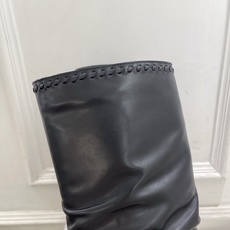 CELINE | 赛琳 26𝐬𝐬 💛2026秋冬新品 复古金属头西部粗跟堆堆靴长靴 上新! 🔜BS 这一季的赛琳真 CELINE | 赛琳 26𝐬𝐬 💛2026秋冬新品 复古金属头西部粗跟堆堆靴长靴 上新! 🔜BS 这一季的赛琳真