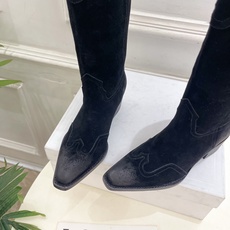 CELINE | 赛琳 26𝐬𝐬 💛2026秋冬新品 复古做旧西部粗跟长靴 上新! 🔜BS 这一季的赛琳真的是开了 CELINE | 赛琳 26𝐬𝐬 💛2026秋冬新品 复古做旧西部粗跟长靴 上新! 🔜BS 这一季的赛琳真的是开了