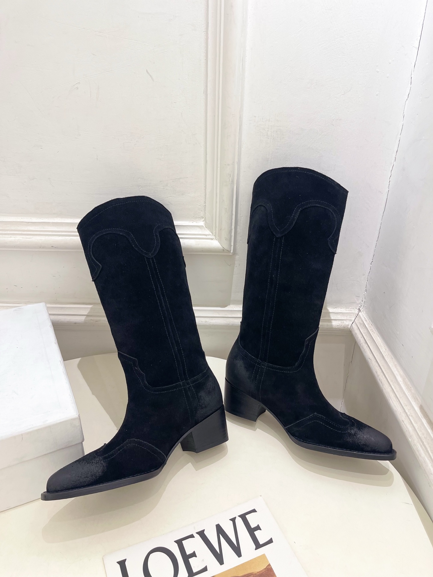 CELINE | 赛琳 26𝐬𝐬 💛2026秋冬新品 复古做旧西部粗跟长靴 上新! 🔜BS 这一季的赛琳真的是开了 CELINE | 赛琳 26𝐬𝐬 💛2026秋冬新品 复古做旧西部粗跟长靴 上新! 🔜BS 这一季的赛琳真的是开了