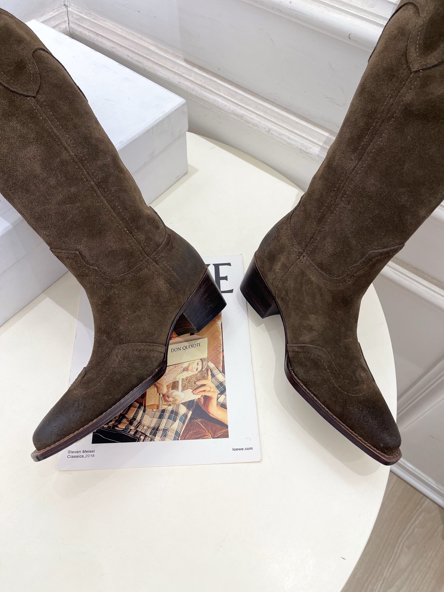 CELINE | 赛琳 26𝐬𝐬 💛2026秋冬新品 复古做旧西部粗跟长靴 上新! 🔜BS 这一季的赛琳真的是开了 CELINE | 赛琳 26𝐬𝐬 💛2026秋冬新品 复古做旧西部粗跟长靴 上新! 🔜BS 这一季的赛琳真的是开了