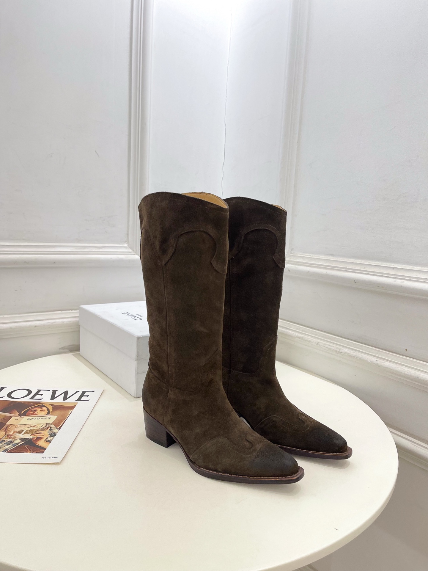 CELINE | 赛琳 26𝐬𝐬 💛2026秋冬新品 复古做旧西部粗跟长靴 上新! 🔜BS 这一季的赛琳真的是开了 CELINE | 赛琳 26𝐬𝐬 💛2026秋冬新品 复古做旧西部粗跟长靴 上新! 🔜BS 这一季的赛琳真的是开了