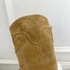 CELINE | 赛琳 26𝐬𝐬 💛2026秋冬新品 复古做旧西部粗跟长靴 上新! 🔜BS 这一季的赛琳真的是开了 CELINE | 赛琳 26𝐬𝐬 💛2026秋冬新品 复古做旧西部粗跟长靴 上新! 🔜BS 这一季的赛琳真的是开了