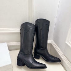 CELINE | 赛琳 26𝐬𝐬 💛2026秋冬新品 复古做旧西部粗跟长靴 上新! 🔜BS 这一季的赛琳真的是开了 CELINE | 赛琳 26𝐬𝐬 💛2026秋冬新品 复古做旧西部粗跟长靴 上新! 🔜BS 这一季的赛琳真的是开了