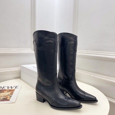 CELINE | 赛琳 26𝐬𝐬 💛2026秋冬新品 复古做旧西部粗跟长靴 上新! 🔜BS 这一季的赛琳真的是开了 CELINE | 赛琳 26𝐬𝐬 💛2026秋冬新品 复古做旧西部粗跟长靴 上新! 🔜BS 这一季的赛琳真的是开了