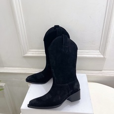 CELINE | 赛琳 26𝐬𝐬 💛2026秋冬新品 复古西部刺绣粗跟短靴 上新! 🔜BS 这一季的赛琳真的是开了 CELINE | 赛琳 26𝐬𝐬 💛2026秋冬新品 复古西部刺绣粗跟短靴 上新! 🔜BS 这一季的赛琳真的是开了