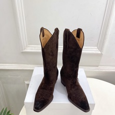 CELINE | 赛琳 26𝐬𝐬 💛2026秋冬新品 复古西部刺绣粗跟短靴 上新! 🔜BS 这一季的赛琳真的是开了 CELINE | 赛琳 26𝐬𝐬 💛2026秋冬新品 复古西部刺绣粗跟短靴 上新! 🔜BS 这一季的赛琳真的是开了