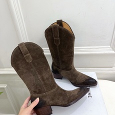 CELINE | 赛琳 26𝐬𝐬 💛2026秋冬新品 复古西部刺绣粗跟短靴 上新! 🔜BS 这一季的赛琳真的是开了 CELINE | 赛琳 26𝐬𝐬 💛2026秋冬新品 复古西部刺绣粗跟短靴 上新! 🔜BS 这一季的赛琳真的是开了