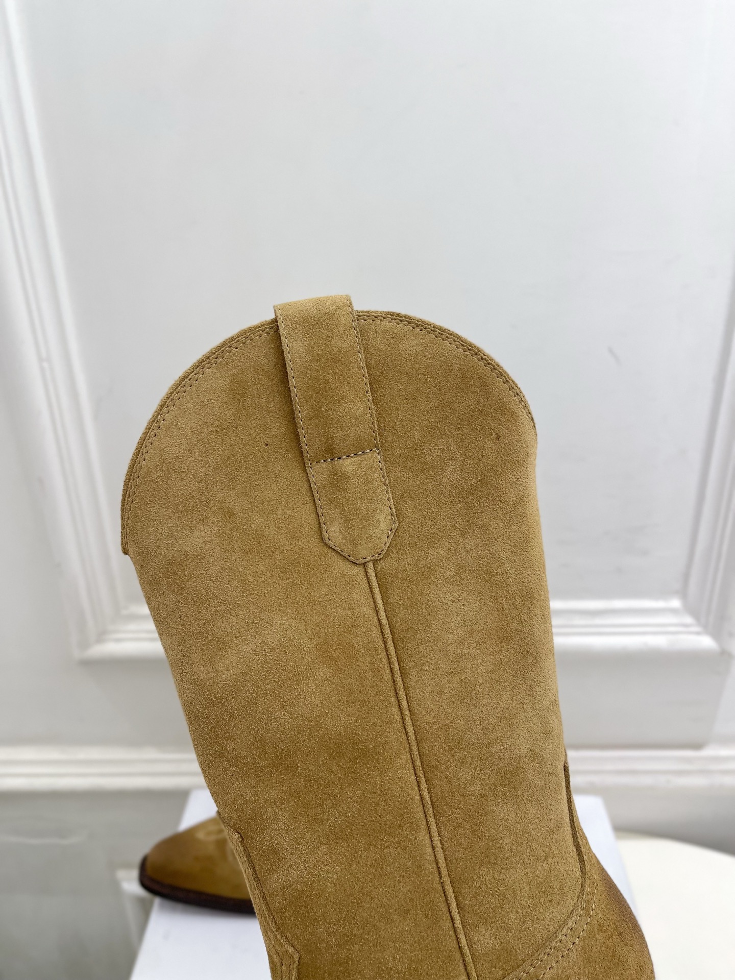 CELINE | 赛琳 26𝐬𝐬 💛2026秋冬新品 复古西部刺绣粗跟短靴 上新! 🔜BS 这一季的赛琳真的是开了 CELINE | 赛琳 26𝐬𝐬 💛2026秋冬新品 复古西部刺绣粗跟短靴 上新! 🔜BS 这一季的赛琳真的是开了