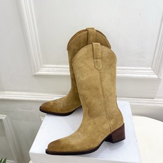 CELINE | 赛琳 26𝐬𝐬 💛2026秋冬新品 复古西部刺绣粗跟短靴 上新! 🔜BS 这一季的赛琳真的是开了 CELINE | 赛琳 26𝐬𝐬 💛2026秋冬新品 复古西部刺绣粗跟短靴 上新! 🔜BS 这一季的赛琳真的是开了