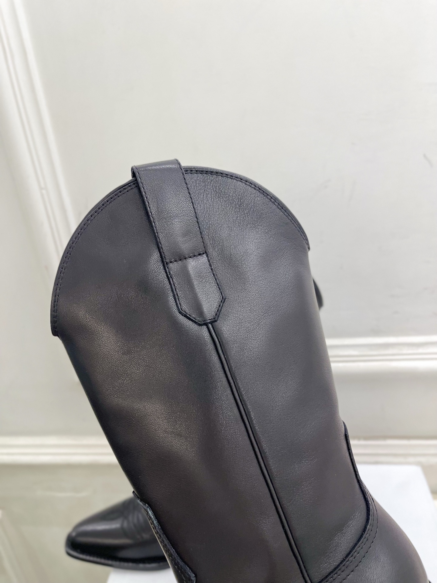CELINE  | 赛琳  26𝐬𝐬  💛2026秋冬新品 复古西部刺绣粗跟短靴 上新！ 🔜BS 这一季的赛琳真的是开了