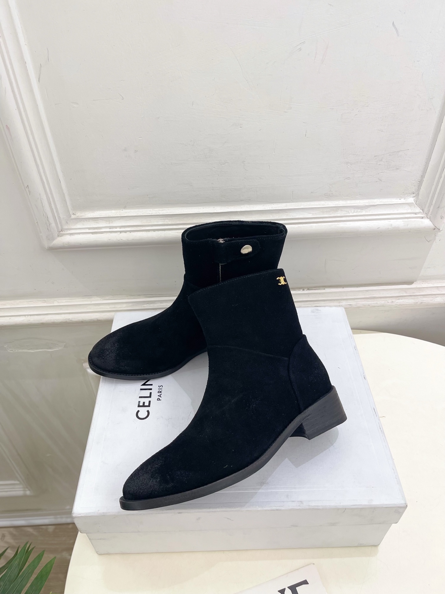 CELINE | 赛琳 26𝐬𝐬 💛2026秋冬新品 凯旋门复古西部粗跟侧拉链短靴 上新! 🔜BS 这一季的赛琳真 CELINE | 赛琳 26𝐬𝐬 💛2026秋冬新品 凯旋门复古西部粗跟侧拉链短靴 上新! 🔜BS 这一季的赛琳真
