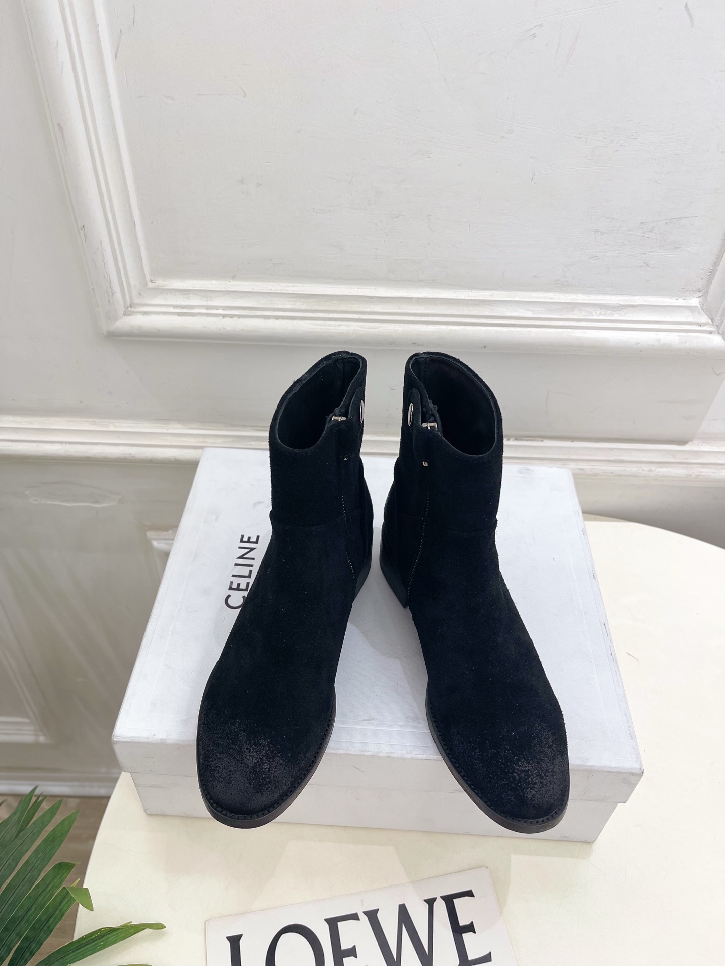 CELINE | 赛琳 26𝐬𝐬 💛2026秋冬新品 凯旋门复古西部粗跟侧拉链短靴 上新! 🔜BS 这一季的赛琳真 CELINE | 赛琳 26𝐬𝐬 💛2026秋冬新品 凯旋门复古西部粗跟侧拉链短靴 上新! 🔜BS 这一季的赛琳真
