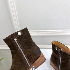 CELINE | 赛琳 26𝐬𝐬 💛2026秋冬新品 凯旋门复古西部粗跟侧拉链短靴 上新! 🔜BS 这一季的赛琳真 CELINE | 赛琳 26𝐬𝐬 💛2026秋冬新品 凯旋门复古西部粗跟侧拉链短靴 上新! 🔜BS 这一季的赛琳真