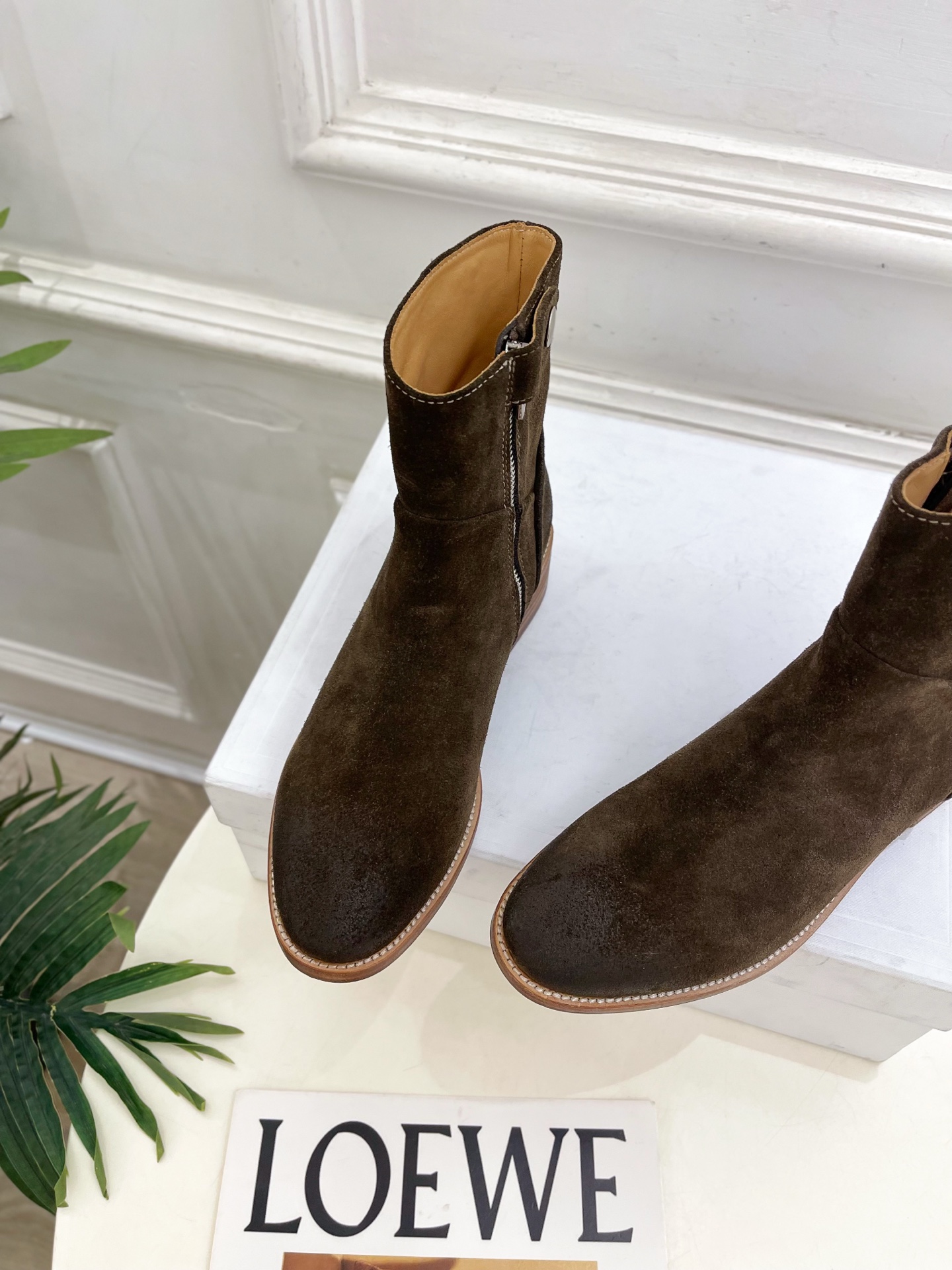CELINE | 赛琳 26𝐬𝐬 💛2026秋冬新品 凯旋门复古西部粗跟侧拉链短靴 上新! 🔜BS 这一季的赛琳真 CELINE | 赛琳 26𝐬𝐬 💛2026秋冬新品 凯旋门复古西部粗跟侧拉链短靴 上新! 🔜BS 这一季的赛琳真