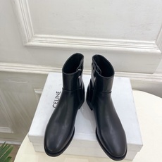 CELINE | 赛琳 26𝐬𝐬 💛2026秋冬新品 凯旋门复古西部粗跟侧拉链短靴 上新! 🔜BS 这一季的赛琳真 CELINE | 赛琳 26𝐬𝐬 💛2026秋冬新品 凯旋门复古西部粗跟侧拉链短靴 上新! 🔜BS 这一季的赛琳真