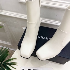 𝐂𝐇𝐀𝐍𝐄𝐋 | 小香 26𝐬𝐬 🦋2026 秋冬新品 专柜经典走秀款 小香双C方头侧拉链粗跟短靴 系列上新〰 🍬 𝐂𝐇𝐀𝐍𝐄𝐋 | 小香 26𝐬𝐬 🦋2026 秋冬新品 专柜经典走秀款 小香双C方头侧拉链粗跟短靴 系列上新〰 🍬