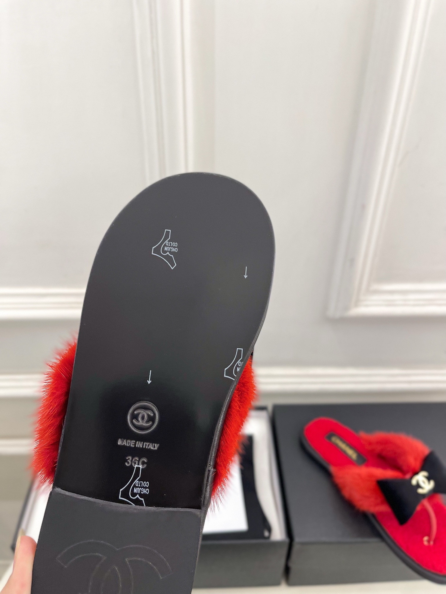 𝐂𝐇𝐀𝐍𝐄𝐋 | 小香 26𝐬𝐬 🦋2026 新品专柜经典走秀款 小香双C蝴蝶结夹脚平底毛毛拖 系列上新〰 🍬 B 𝐂𝐇𝐀𝐍𝐄𝐋 | 小香 26𝐬𝐬 🦋2026 新品专柜经典走秀款 小香双C蝴蝶结夹脚平底毛毛拖 系列上新〰 🍬 B