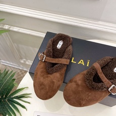 ALAÏA 阿莱亚26𝐬𝐬 2026秋冬新品 秀场同款 经典搭扣羊羔毛平底包头半拖鞋 ————————— Alaïa ALAÏA 阿莱亚26𝐬𝐬 2026秋冬新品 秀场同款 经典搭扣羊羔毛平底包头半拖鞋 ————————— Alaïa