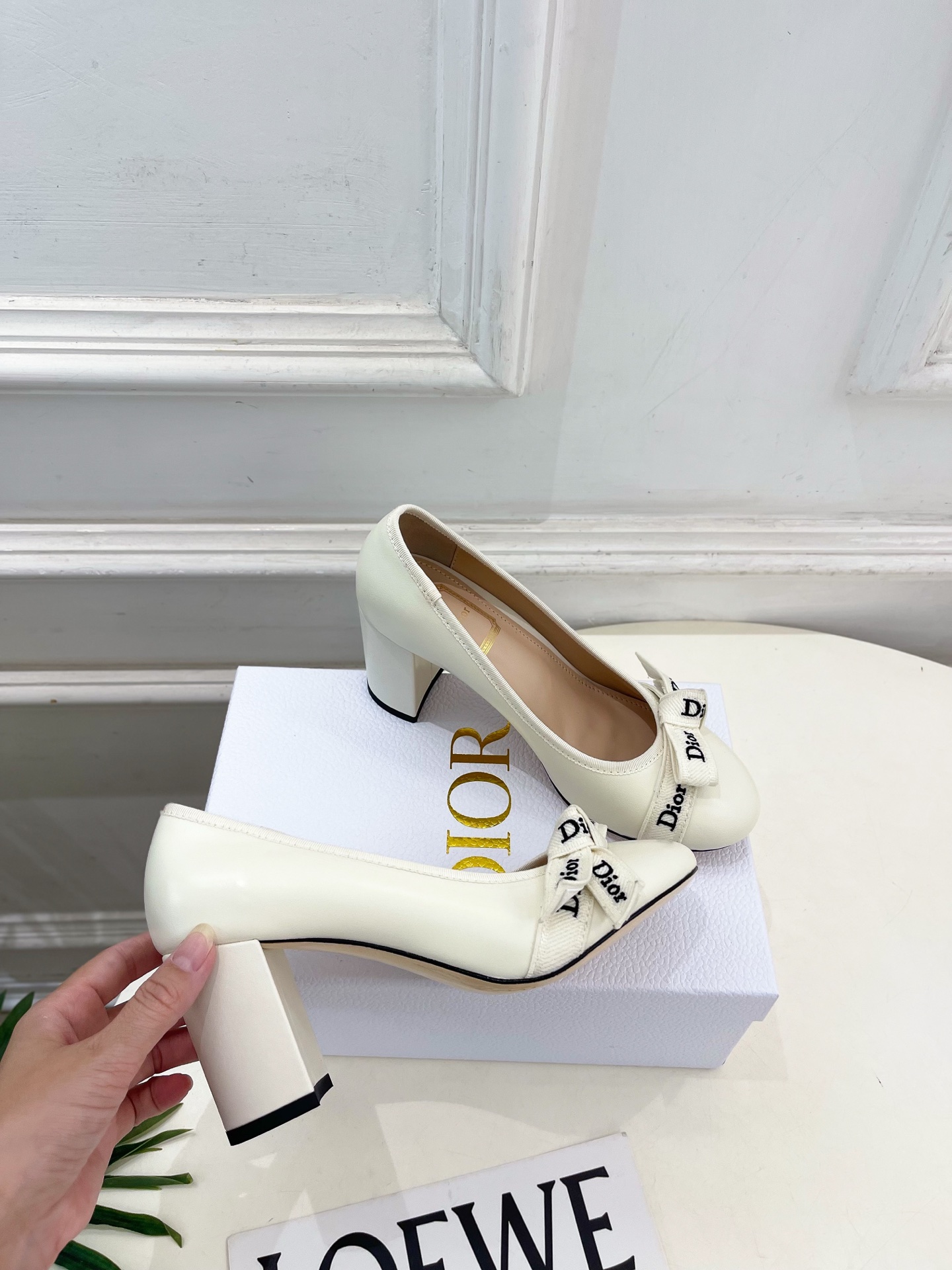 Dior |  迪奥  26𝐬𝐬  🧡💚2026秋冬新品 顶级版本⚠️ 专柜主打新款 J'Adior 字母饰带蝴蝶结粗跟