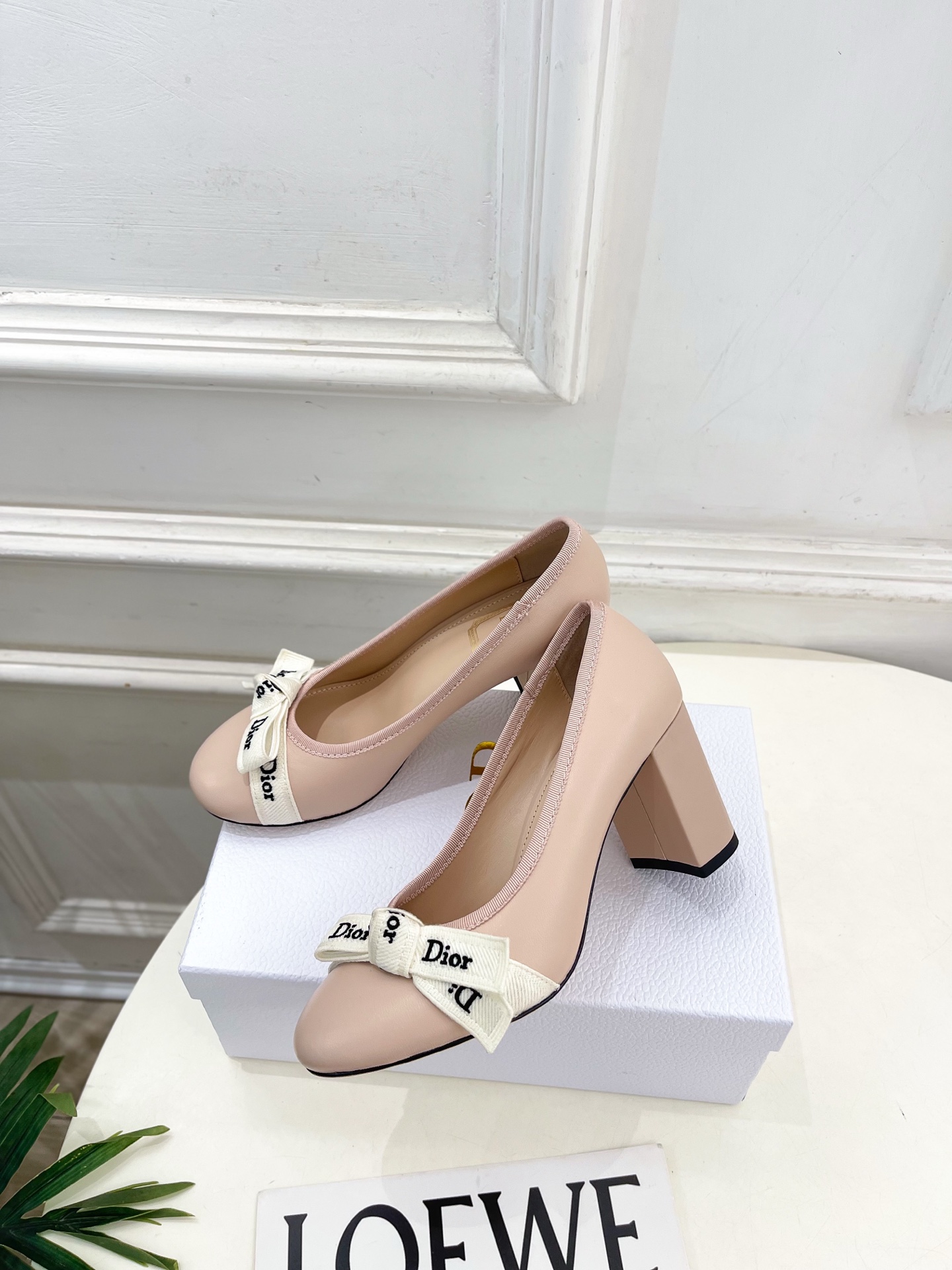Dior | 迪奥 26𝐬𝐬 🧡💚2026秋冬新品 顶级版本⚠️ 专柜主打新款 J'Adior 字母饰带蝴蝶结粗跟 Dior | 迪奥 26𝐬𝐬 🧡💚2026秋冬新品 顶级版本⚠️ 专柜主打新款 J'Adior 字母饰带蝴蝶结粗跟