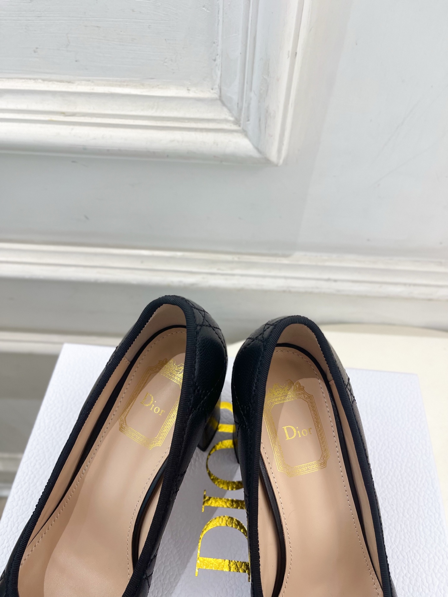 Dior | 迪奥 26𝐬𝐬 🧡💚2026秋冬新品 顶级版本⚠️ 专柜主打新款 J'Adio藤格纹蝴蝶结珍珠高跟单 Dior | 迪奥 26𝐬𝐬 🧡💚2026秋冬新品 顶级版本⚠️ 专柜主打新款 J'Adio藤格纹蝴蝶结珍珠高跟单