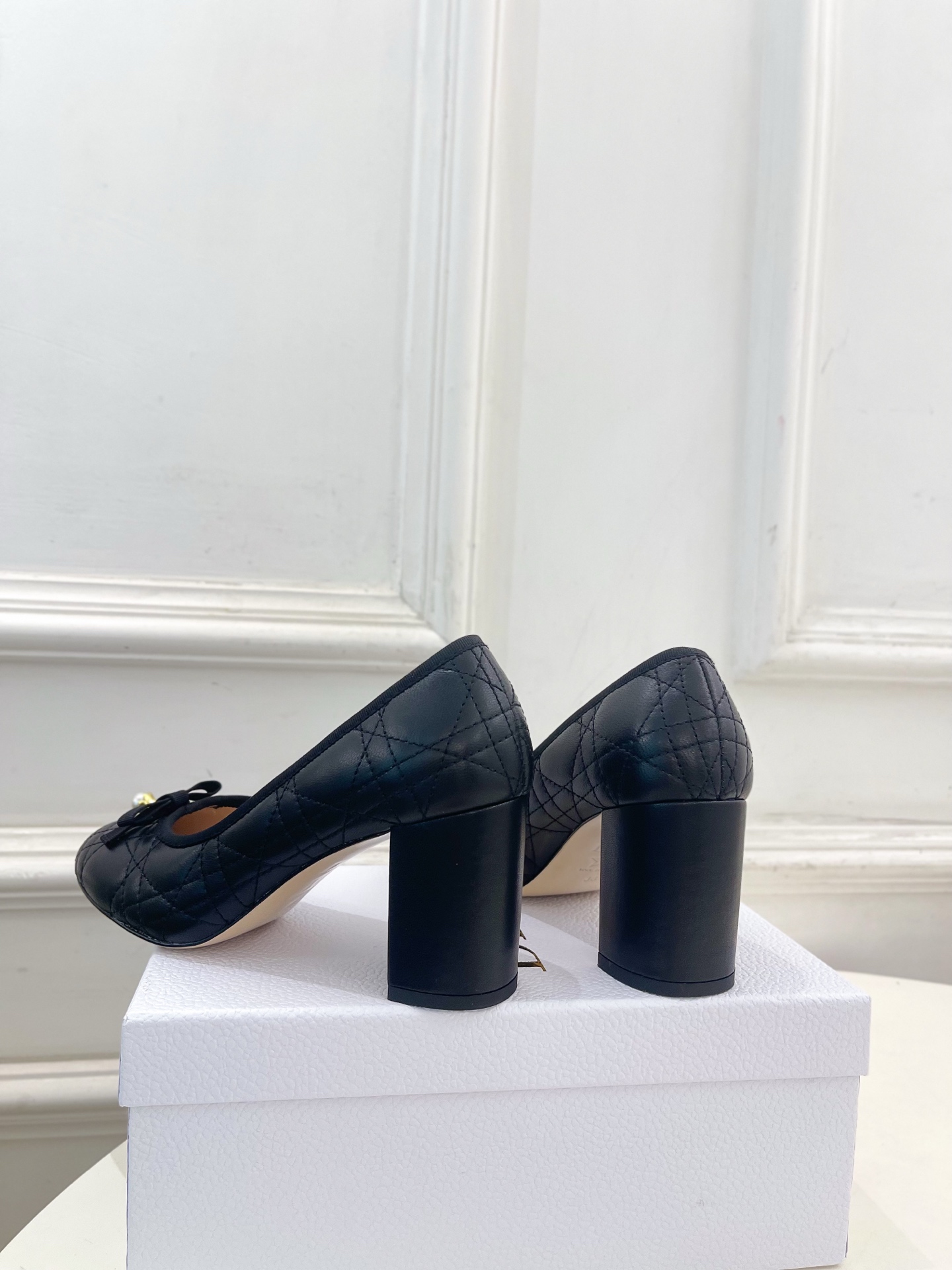 Dior | 迪奥 26𝐬𝐬 🧡💚2026秋冬新品 顶级版本⚠️ 专柜主打新款 J'Adio藤格纹蝴蝶结珍珠高跟单 Dior | 迪奥 26𝐬𝐬 🧡💚2026秋冬新品 顶级版本⚠️ 专柜主打新款 J'Adio藤格纹蝴蝶结珍珠高跟单