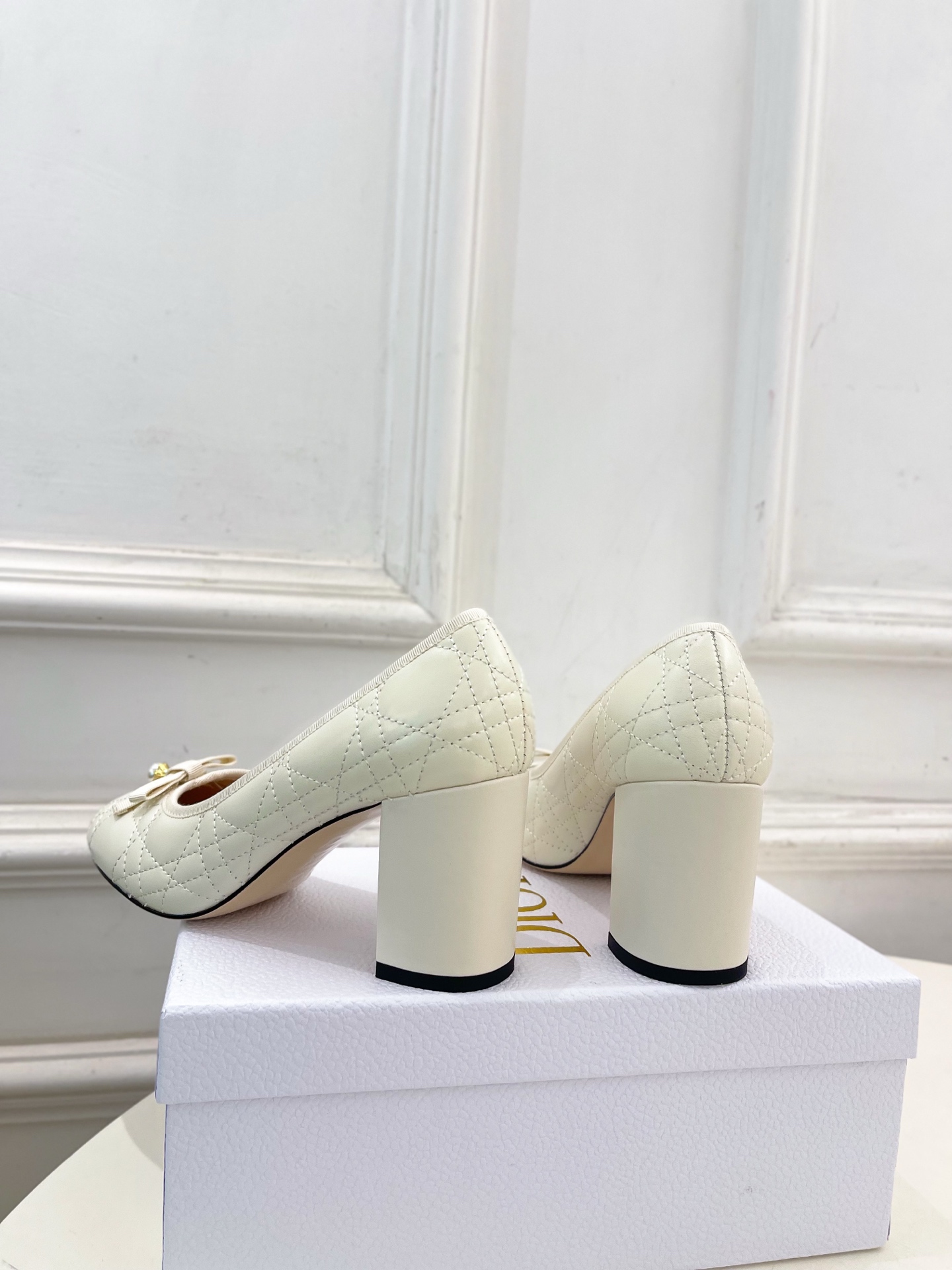 Dior |  迪奥  26𝐬𝐬  🧡💚2026秋冬新品 顶级版本⚠️ 专柜主打新款 J'Adio藤格纹蝴蝶结珍珠高跟单