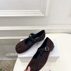 Maison Margiela· 马吉拉26𝐬𝐬 2026秋冬新品 MM6复古分趾玛丽珍芭蕾鞋———————— MM6 Maison Margiela· 马吉拉26𝐬𝐬 2026秋冬新品 MM6复古分趾玛丽珍芭蕾鞋———————— MM6