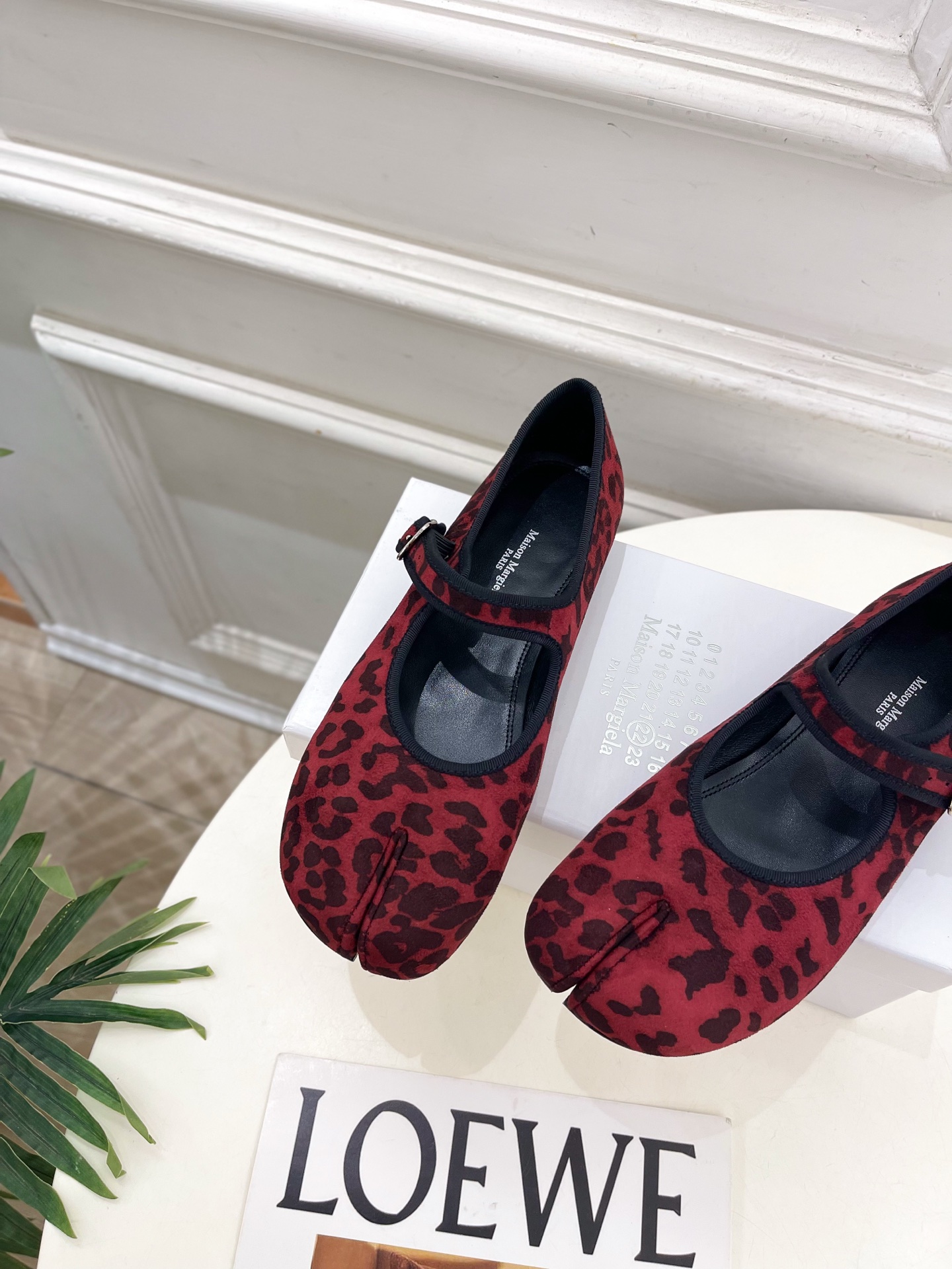 Maison Margiela· 马吉拉26𝐬𝐬  2026秋冬新品 MM6复古分趾玛丽珍芭蕾鞋———————— MM6