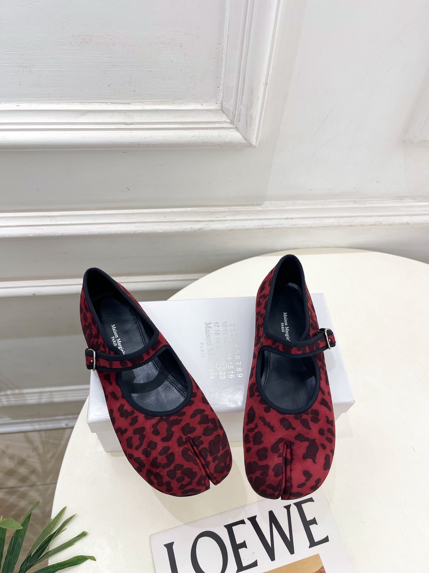 Maison Margiela· 马吉拉26𝐬𝐬  2026秋冬新品 MM6复古分趾玛丽珍芭蕾鞋———————— MM6