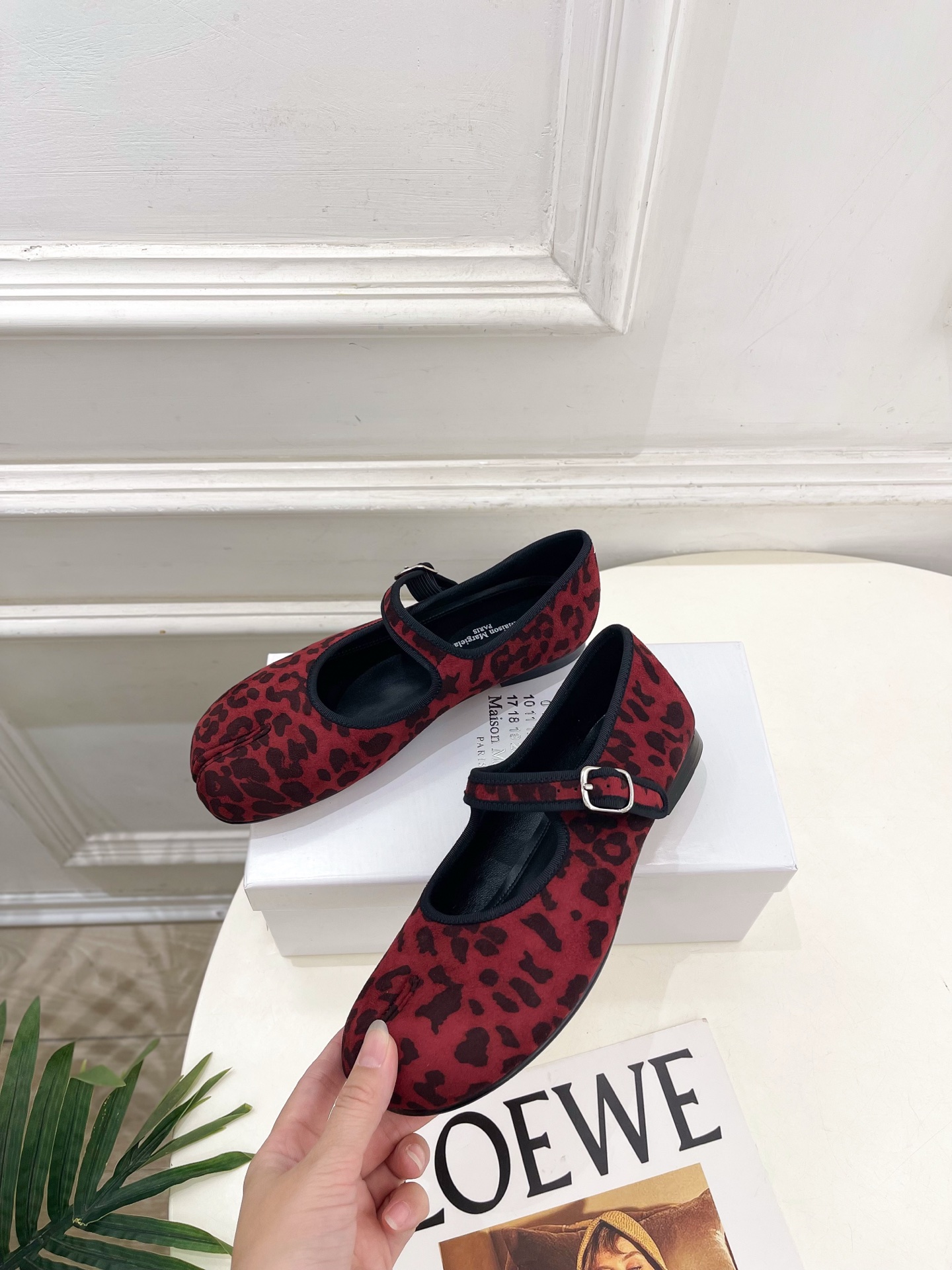 Maison Margiela· 马吉拉26𝐬𝐬  2026秋冬新品 MM6复古分趾玛丽珍芭蕾鞋———————— MM6