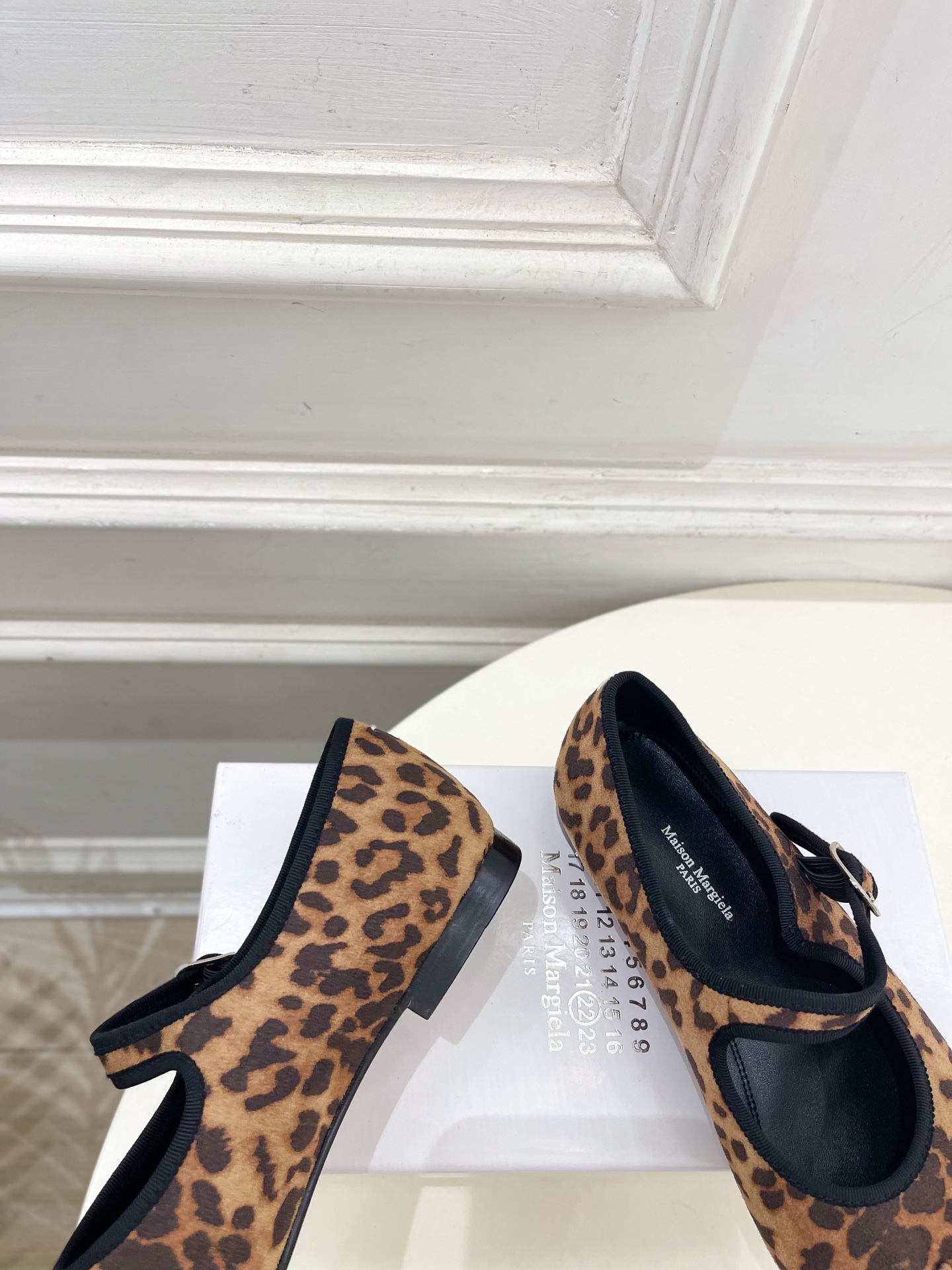 Maison Margiela· 马吉拉26𝐬𝐬 2026秋冬新品 MM6复古分趾玛丽珍芭蕾鞋———————— MM6 Maison Margiela· 马吉拉26𝐬𝐬 2026秋冬新品 MM6复古分趾玛丽珍芭蕾鞋———————— MM6