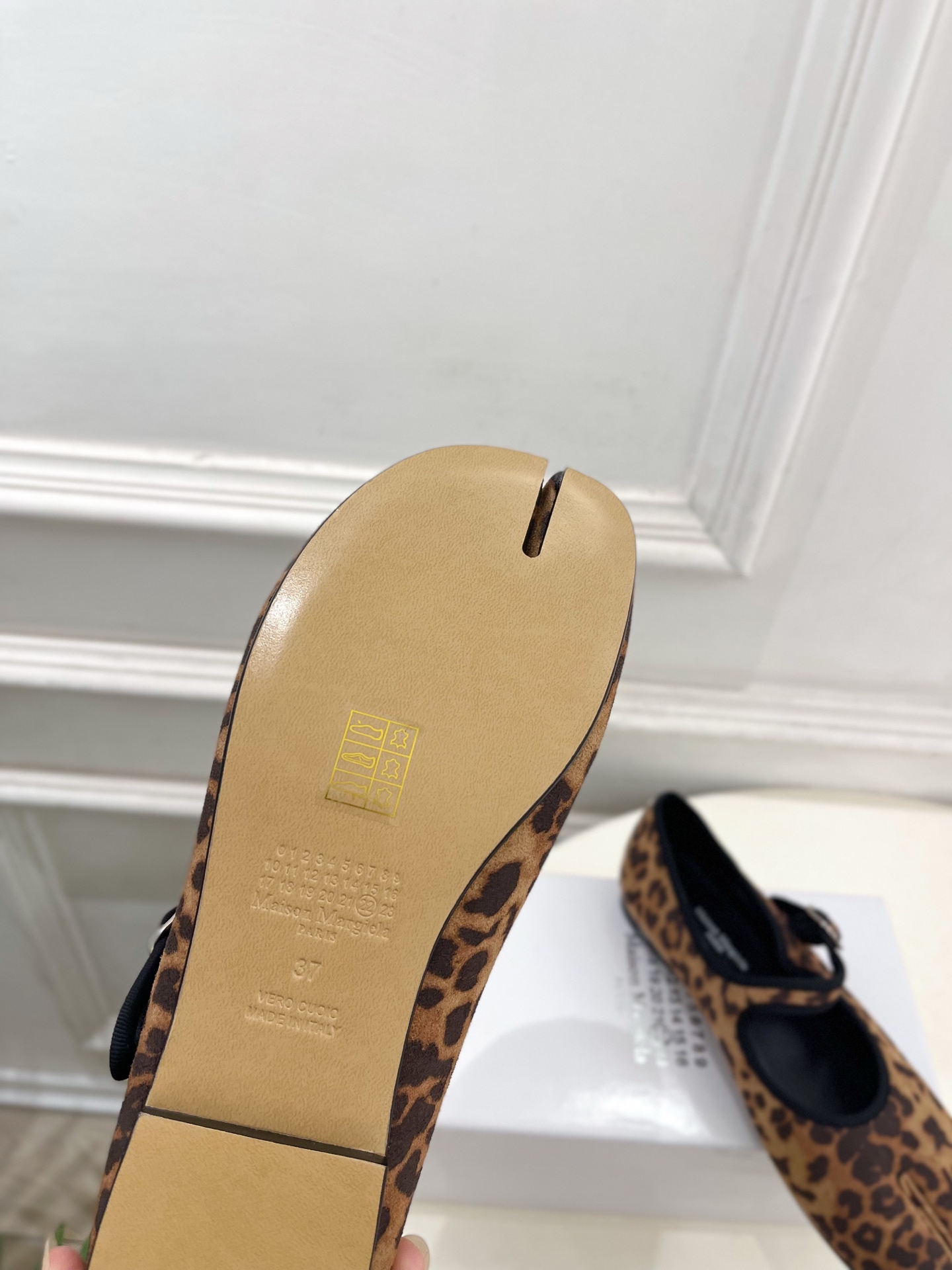 Maison Margiela· 马吉拉26𝐬𝐬 2026秋冬新品 MM6复古分趾玛丽珍芭蕾鞋———————— MM6 Maison Margiela· 马吉拉26𝐬𝐬 2026秋冬新品 MM6复古分趾玛丽珍芭蕾鞋———————— MM6