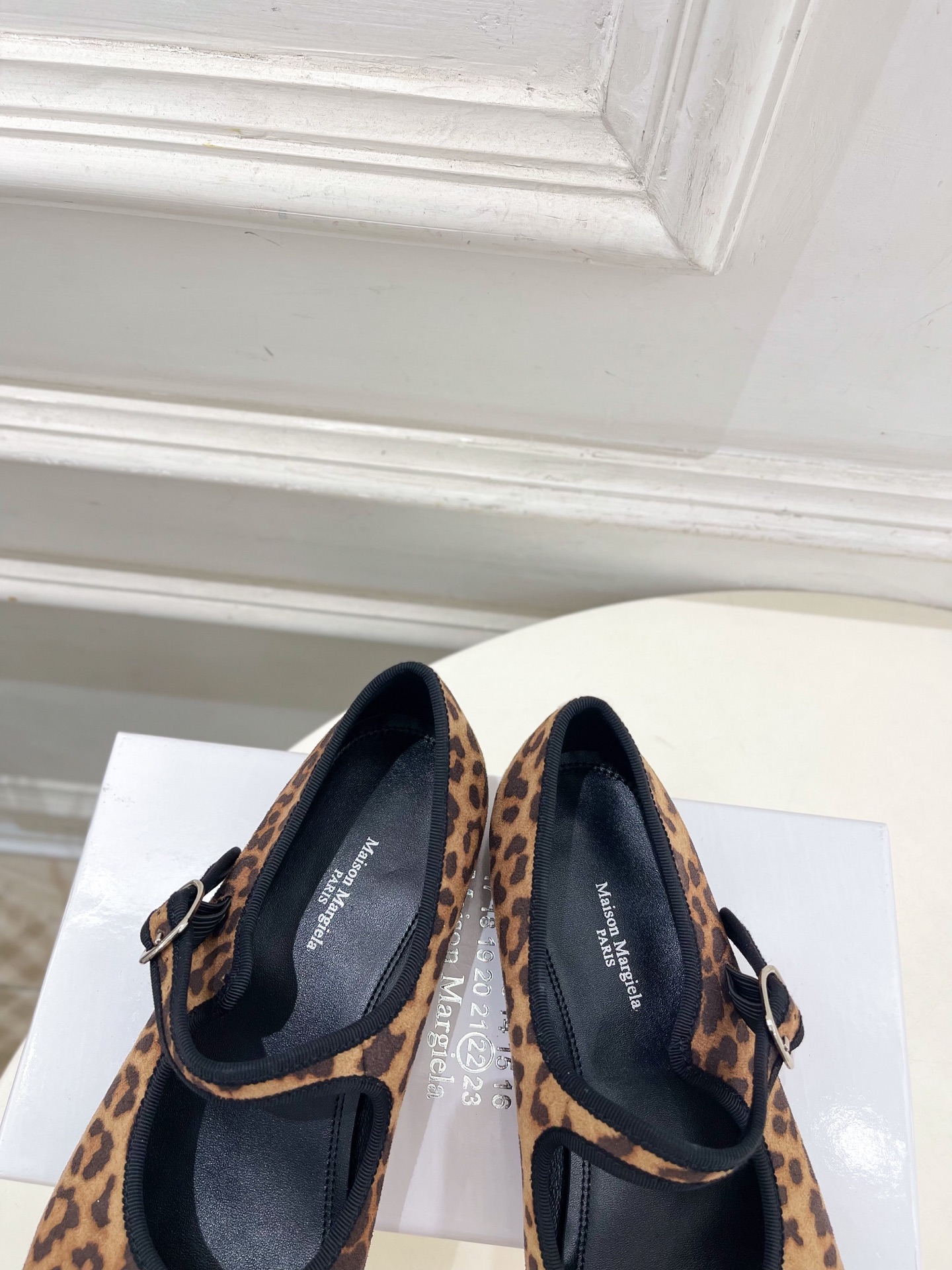 Maison Margiela· 马吉拉26𝐬𝐬 2026秋冬新品 MM6复古分趾玛丽珍芭蕾鞋———————— MM6 Maison Margiela· 马吉拉26𝐬𝐬 2026秋冬新品 MM6复古分趾玛丽珍芭蕾鞋———————— MM6